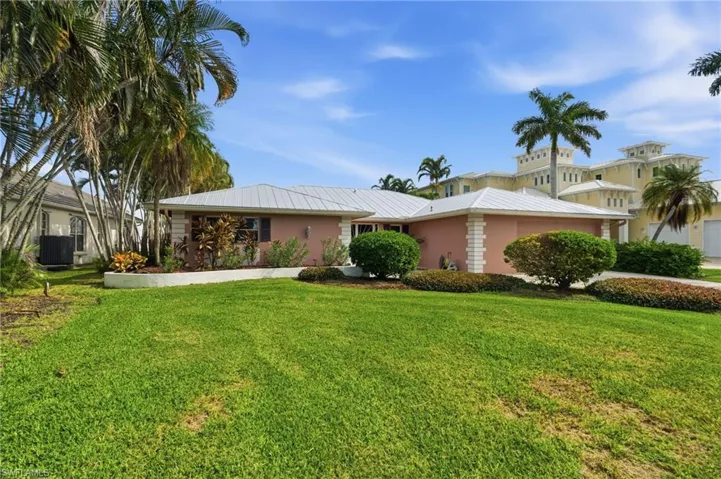 3527 SE 22nd  PL, Cape Coral, FL 33904