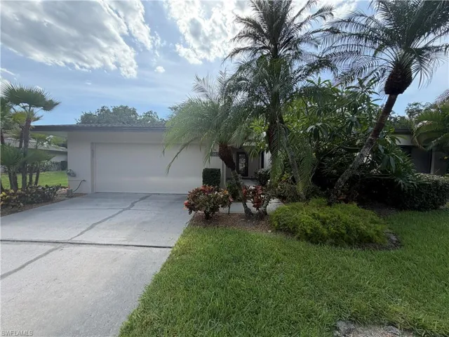 5883 Sand Oak Dr, Fort Myers, Florida 33919