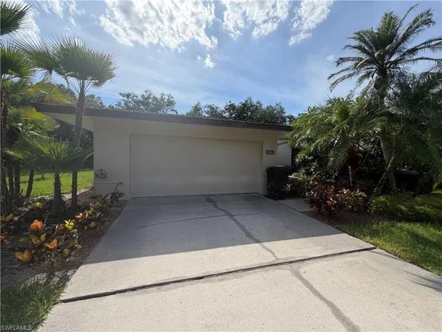 5883 Sand Oak Dr, Fort Myers, Florida 33919