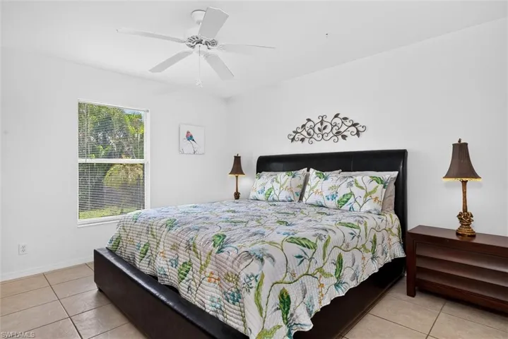 1722 Ne 11th St, Cape Coral, Florida 33909