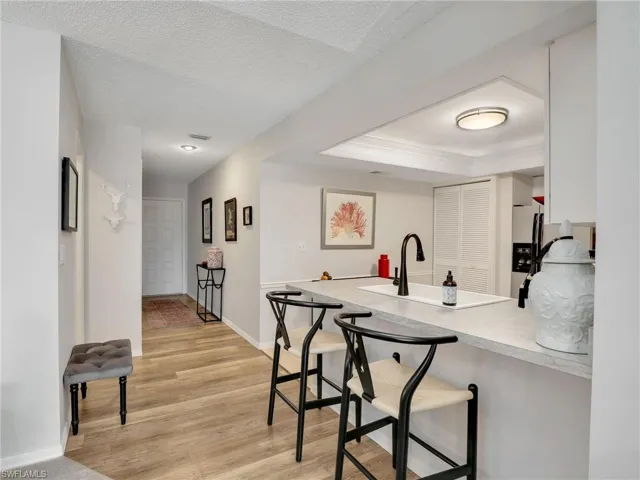 Kitchen with Counter Height Breakfast Bar
