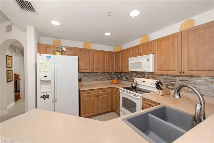 3957 Pomodoro Cir 201, Cape Coral, Florida 33909