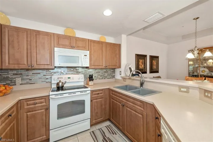 3957 Pomodoro Cir 201, Cape Coral, Florida 33909