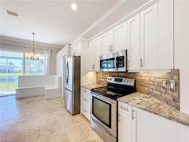 11041 Lakeland CIR, FORT MYERS FL 33913