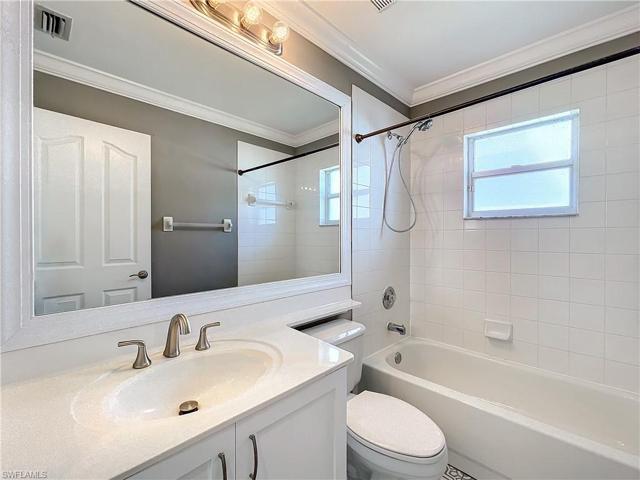 11041 Lakeland CIR, FORT MYERS FL 33913