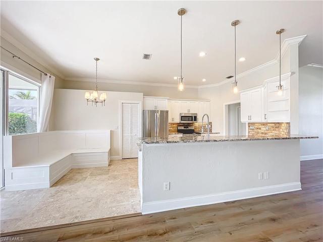 11041 Lakeland CIR, FORT MYERS FL 33913