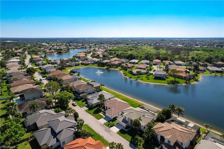 11041 Lakeland CIR, FORT MYERS FL 33913