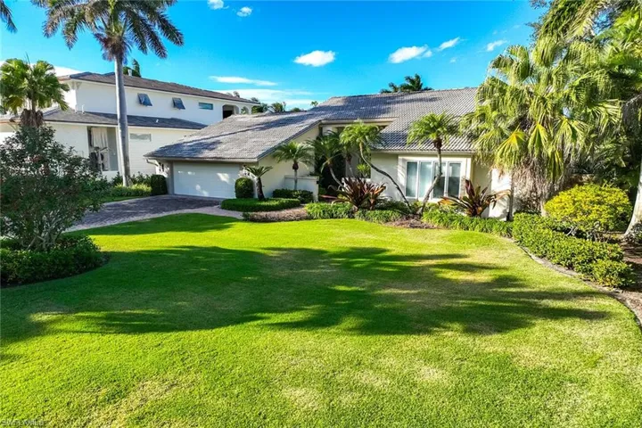 675  15th S AVE, Naples, FL 34102