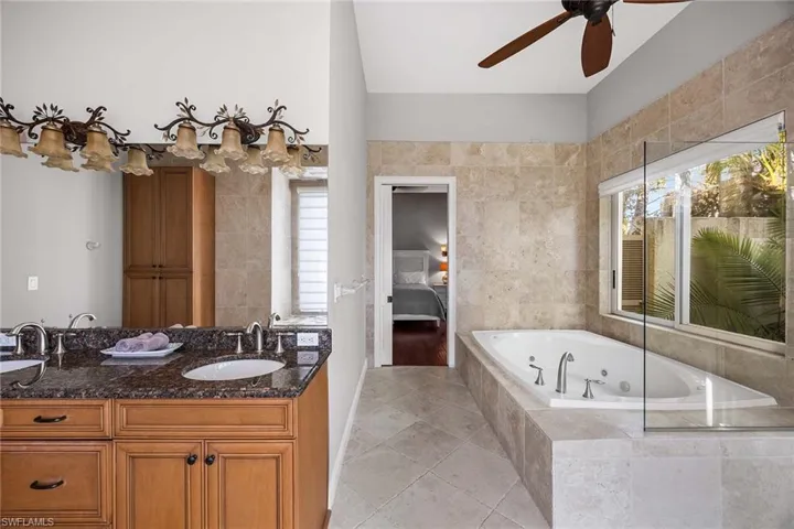 675  15th S AVE, Naples, FL 34102