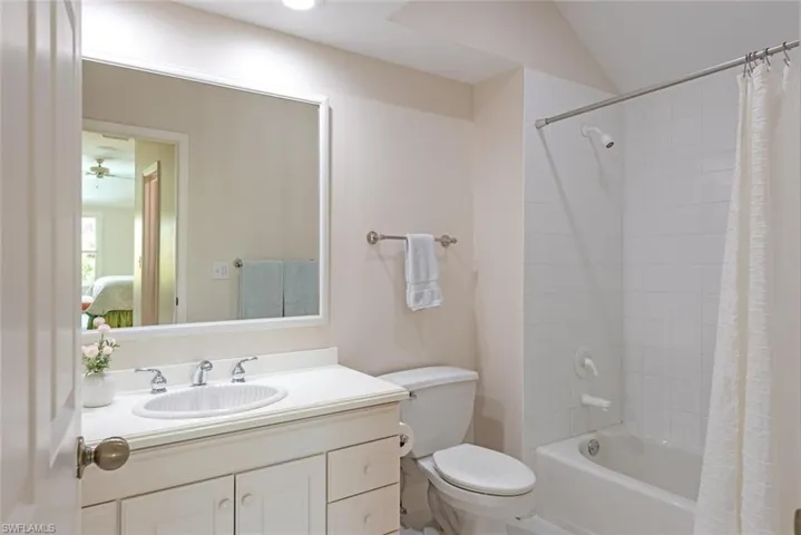263 Lake Dr, Naples, Florida 34102