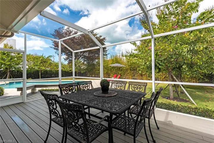 263 Lake Dr, Naples, Florida 34102