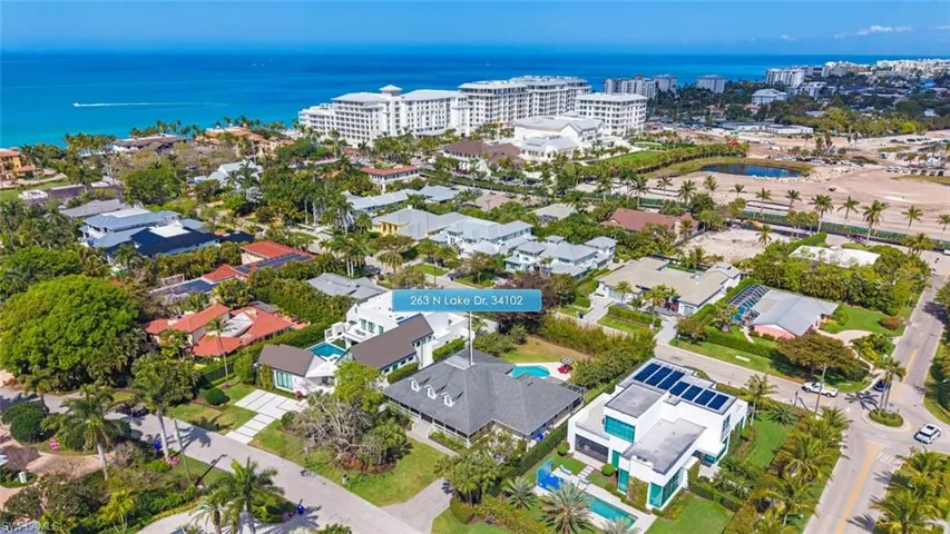 263 Lake Dr, Naples, Florida 34102