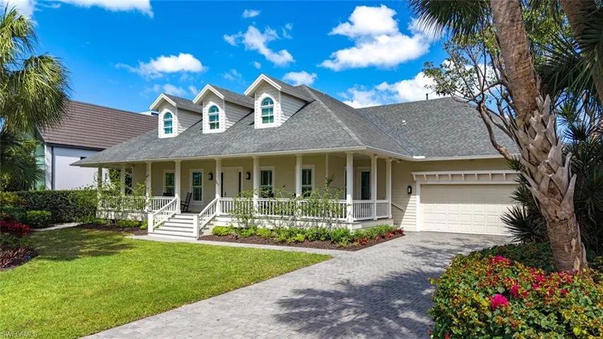 263 Lake Dr, Naples, Florida 34102