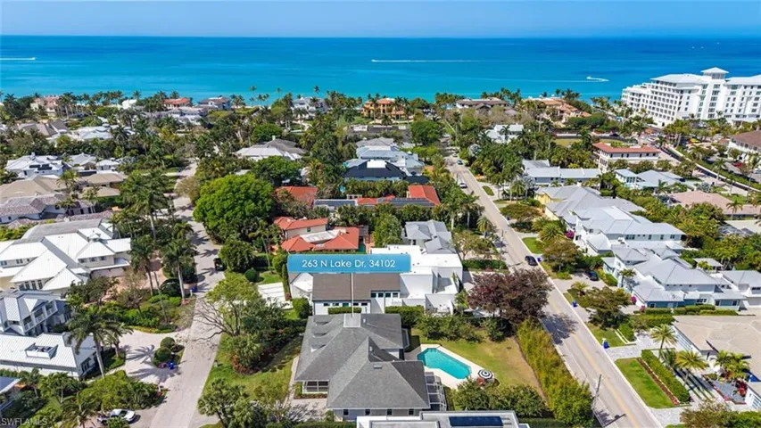 263 Lake Dr, Naples, Florida 34102