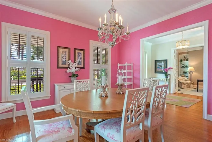 263 Lake Dr, Naples, Florida 34102