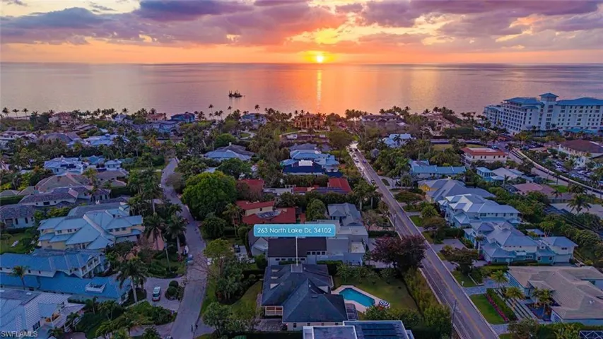 263 Lake Dr, Naples, Florida 34102