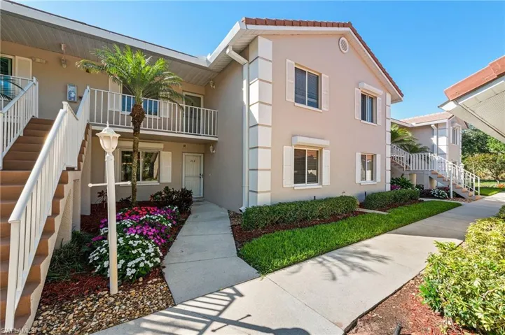 6700  Dennis  CIR, Naples, FL 34104