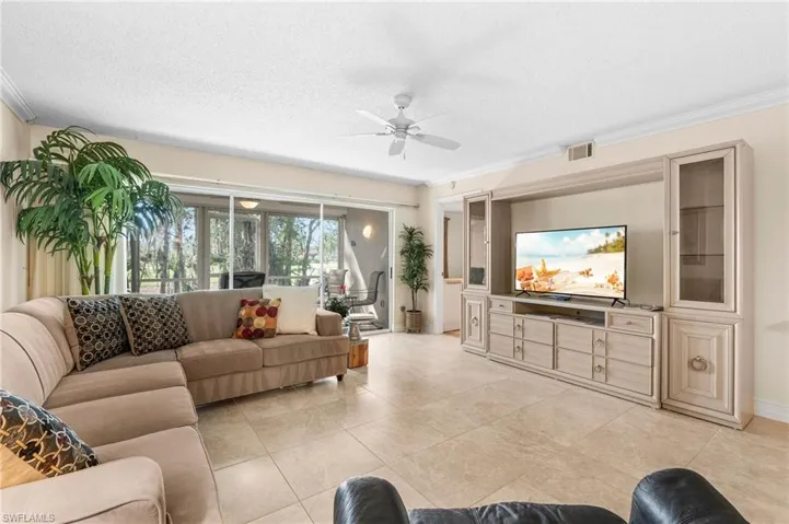 6700  Dennis  CIR, Naples, FL 34104