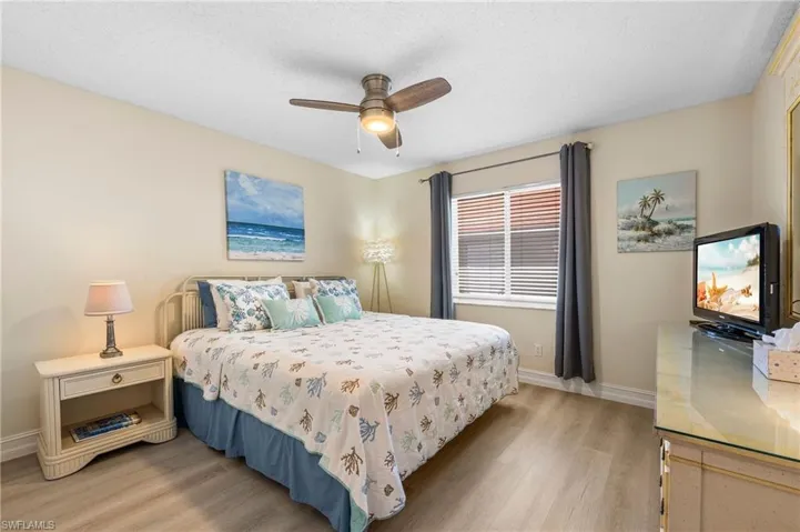 6700  Dennis  CIR, Naples, FL 34104