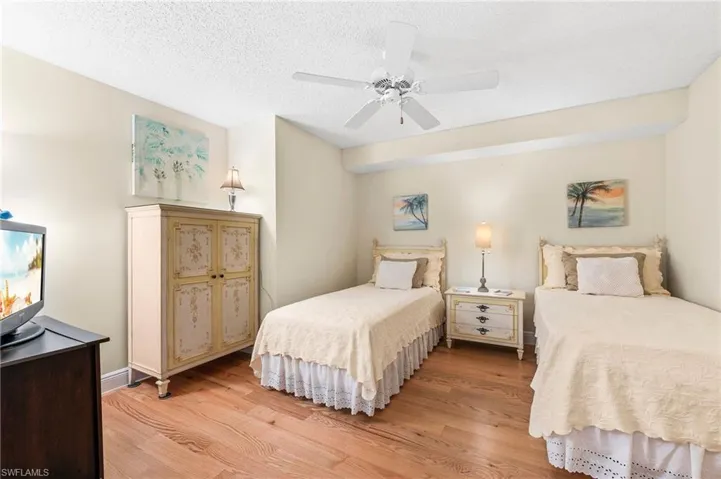 6700  Dennis  CIR, Naples, FL 34104