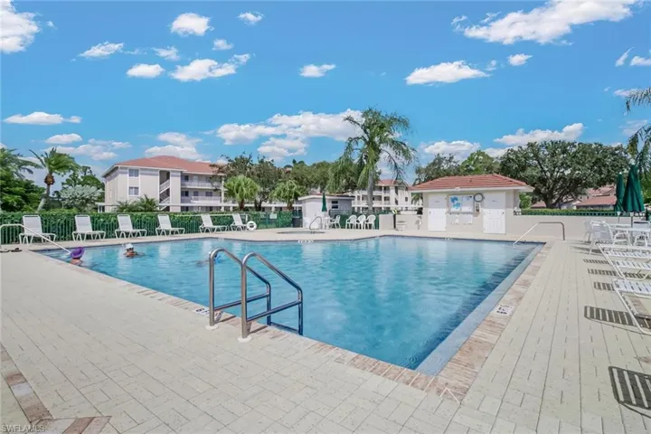 6700  Dennis  CIR, Naples, FL 34104