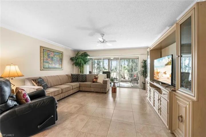 6700  Dennis  CIR, Naples, FL 34104
