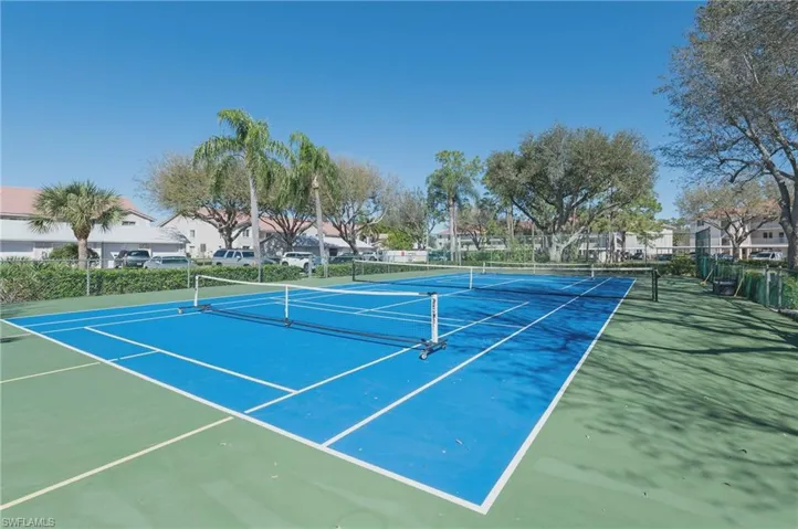 6700  Dennis  CIR, Naples, FL 34104