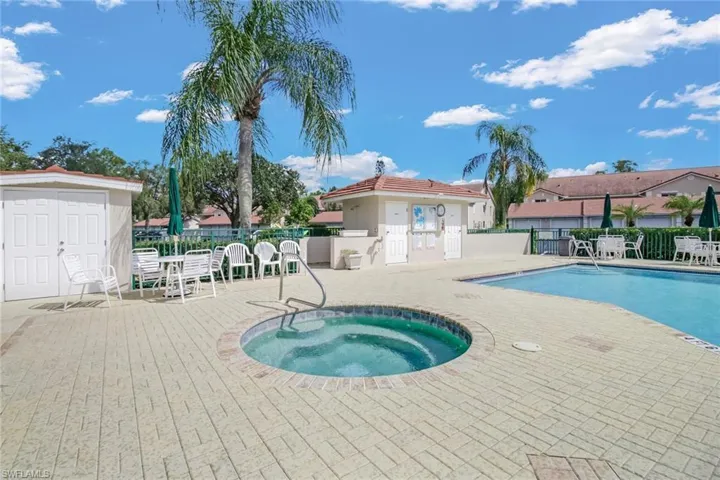 6700  Dennis  CIR, Naples, FL 34104
