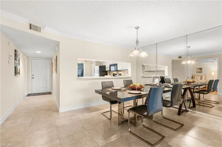 6700  Dennis  CIR, Naples, FL 34104