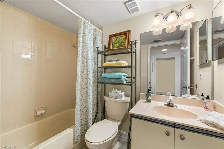 6700  Dennis  CIR, Naples, FL 34104