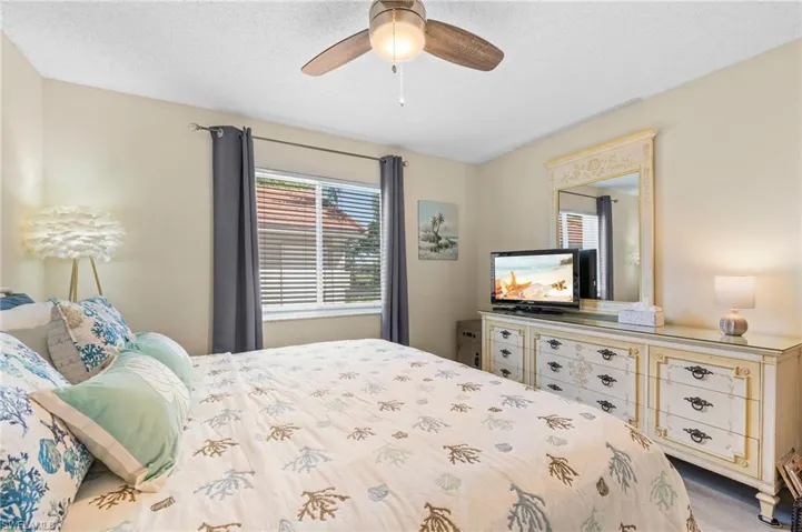 6700  Dennis  CIR, Naples, FL 34104