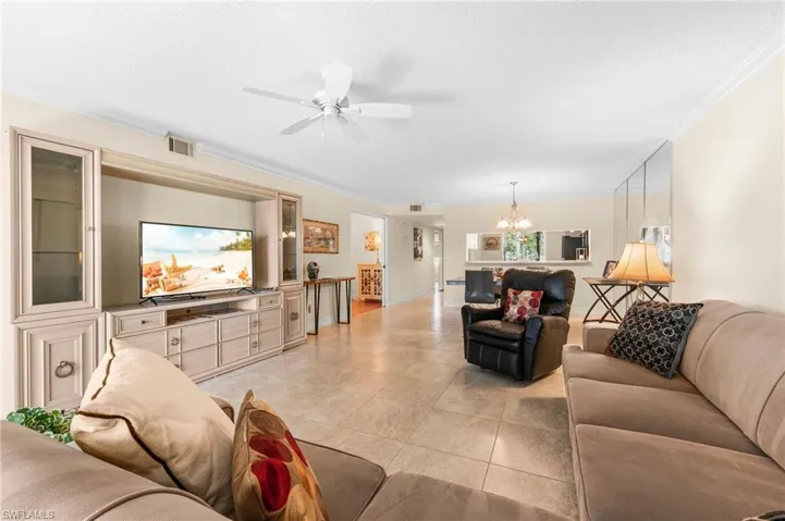 6700  Dennis  CIR, Naples, FL 34104