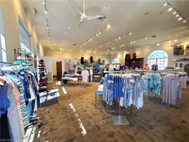 6700  Dennis  CIR, Naples, FL 34104