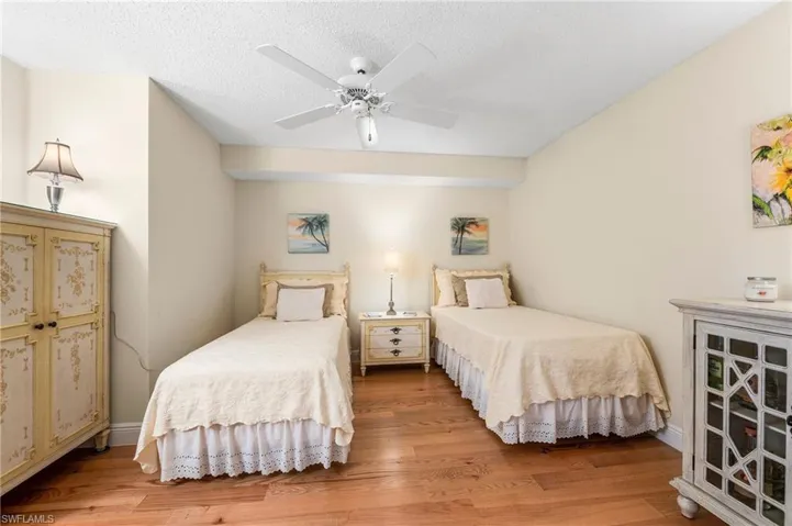 6700  Dennis  CIR, Naples, FL 34104