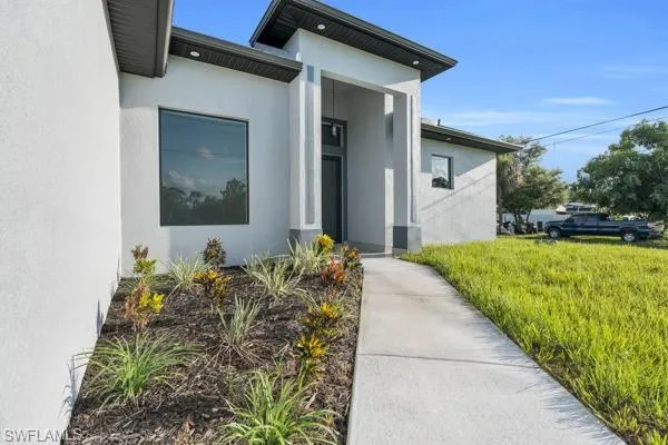 2204 E 7th St, Lehigh Acres, Florida 33936