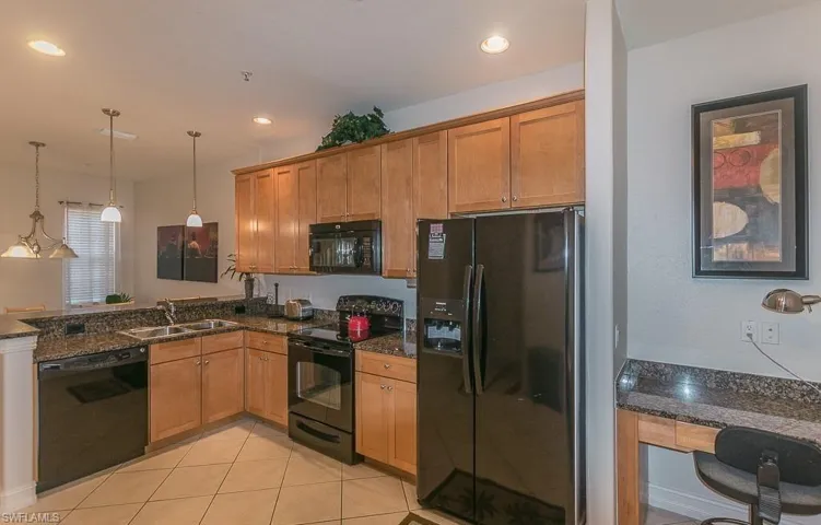 9102 Chula Vista St 11302, Naples, Florida 34113