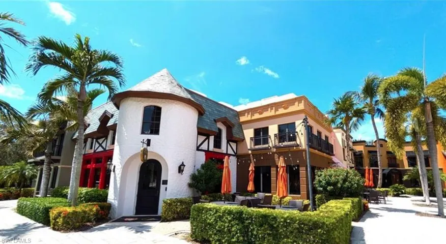 9102 Chula Vista St 11302, Naples, Florida 34113