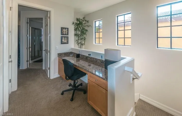 9102 Chula Vista St 11302, Naples, Florida 34113