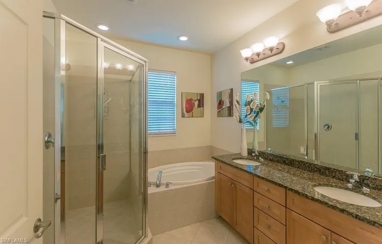 9102 Chula Vista St 11302, Naples, Florida 34113