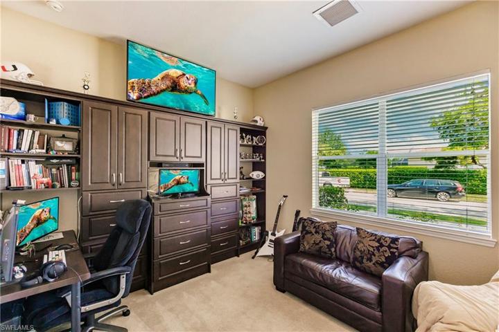Den/Flex Room