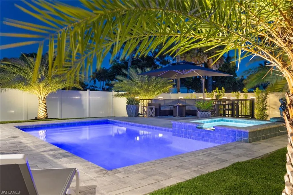 734 95th AVE, Naples, FL 34108,225051686
