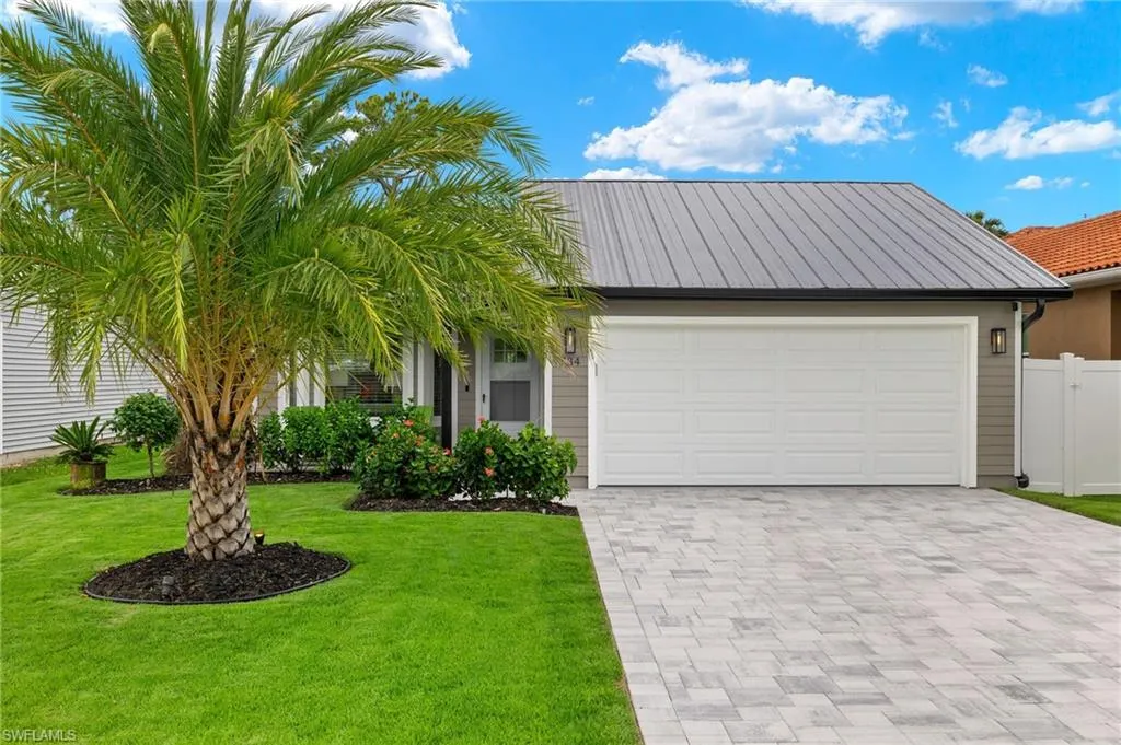734 95th AVE, Naples, FL 34108,225051686