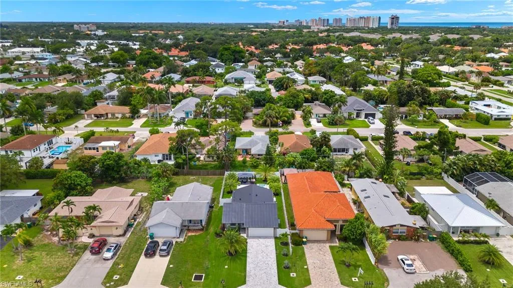 734 95th AVE, Naples, FL 34108,225051686