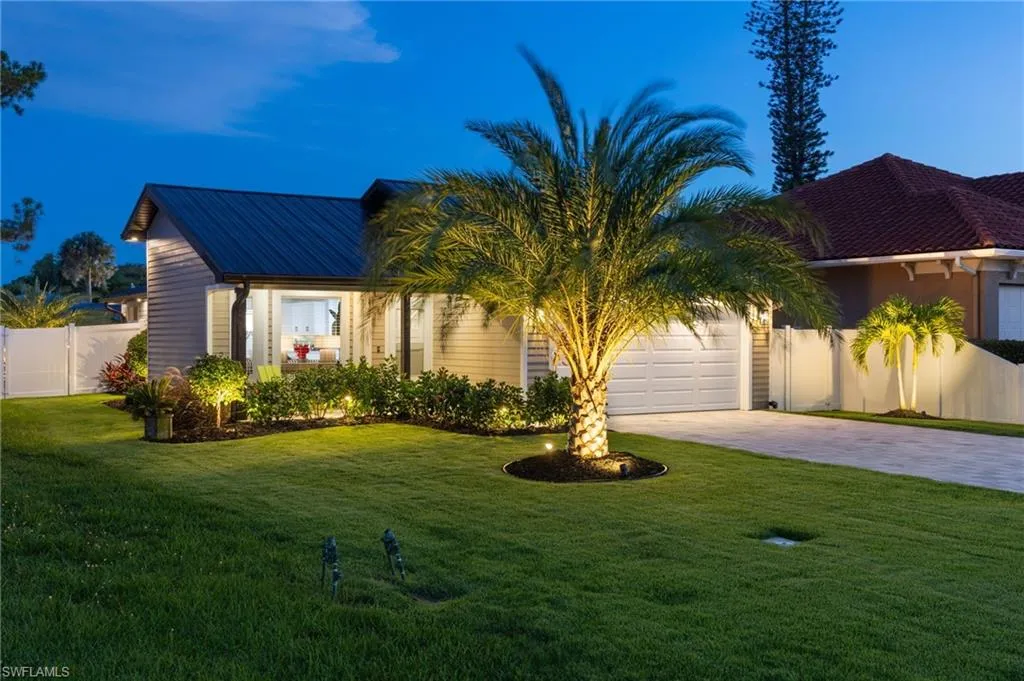 734 95th AVE, Naples, FL 34108,225051686
