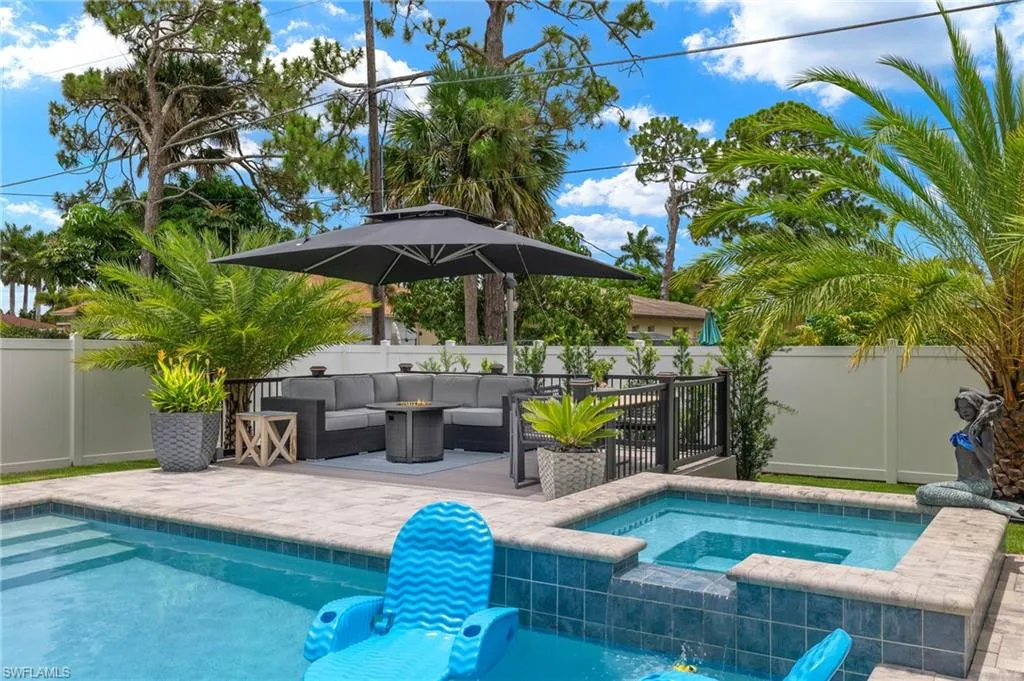 734 95th AVE, Naples, FL 34108,225051686