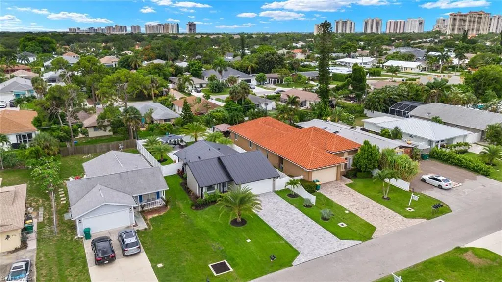 734 95th AVE, Naples, FL 34108,225051686