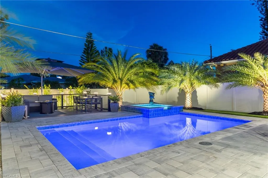 734 95th AVE, Naples, FL 34108,225051686