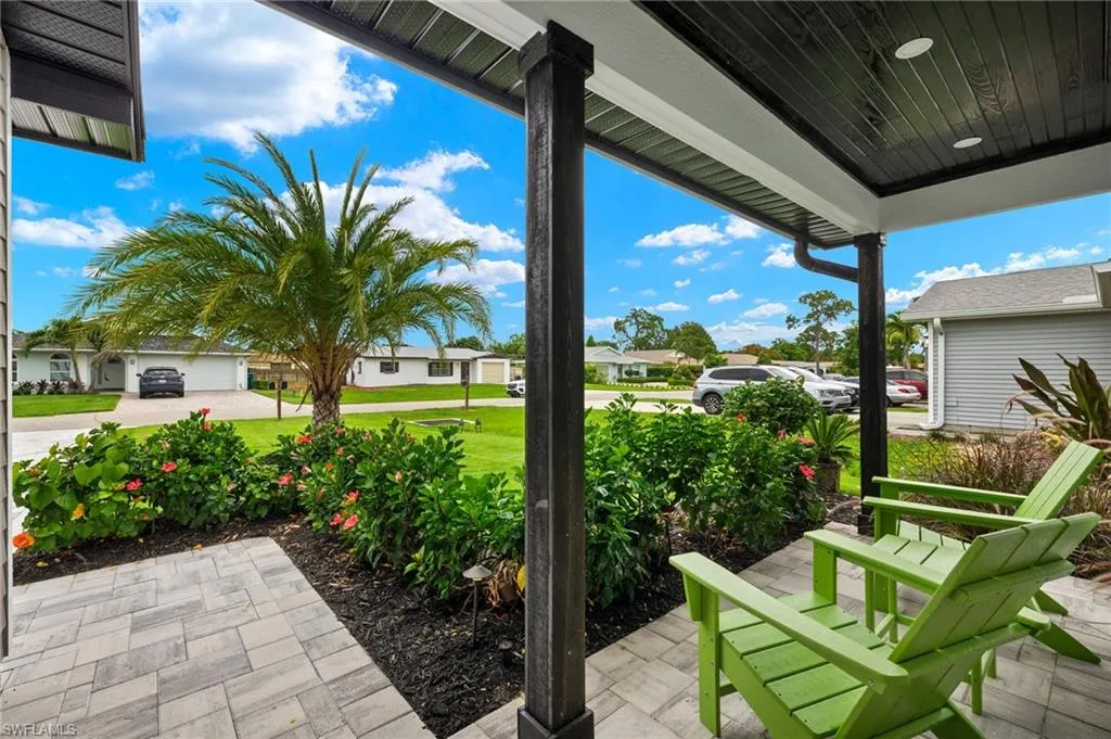 734 95th AVE, Naples, FL 34108,225051686
