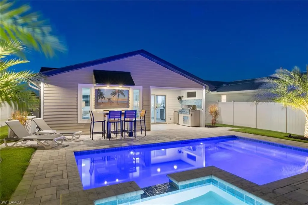 734 95th AVE, Naples, FL 34108,225051686