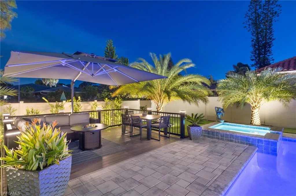 734 95th AVE, Naples, FL 34108,225051686